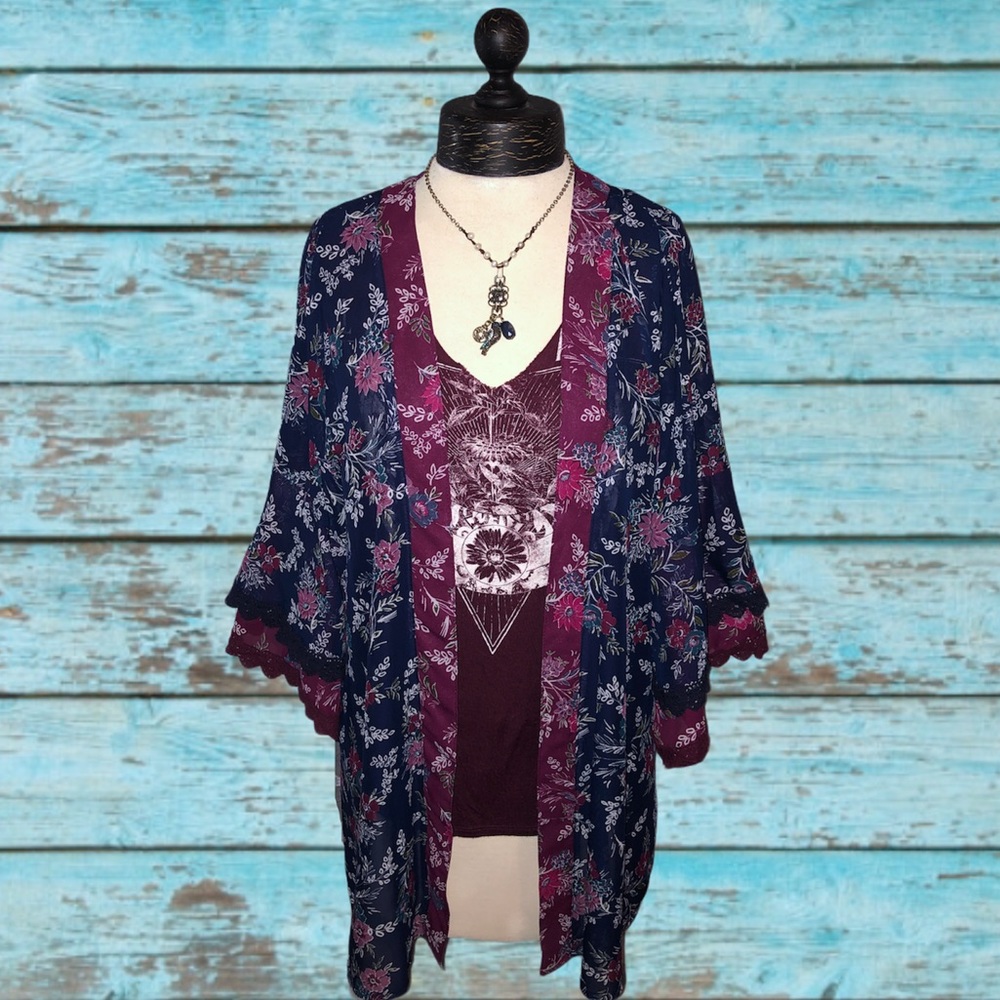 💜2/$12💜 Navy Boho Floral Lace Kimono
